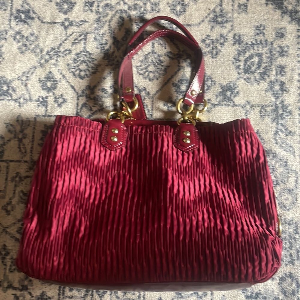 Vintage Coach Ashley Bordeaux Gathered Satin Purse Metallic Wine Patent Leather - Picture 3 of 10